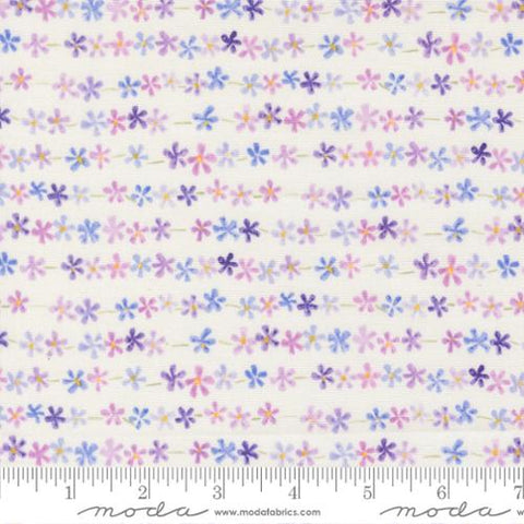 Delphinium Collection Daisy Chain Cotton Fabric 24655